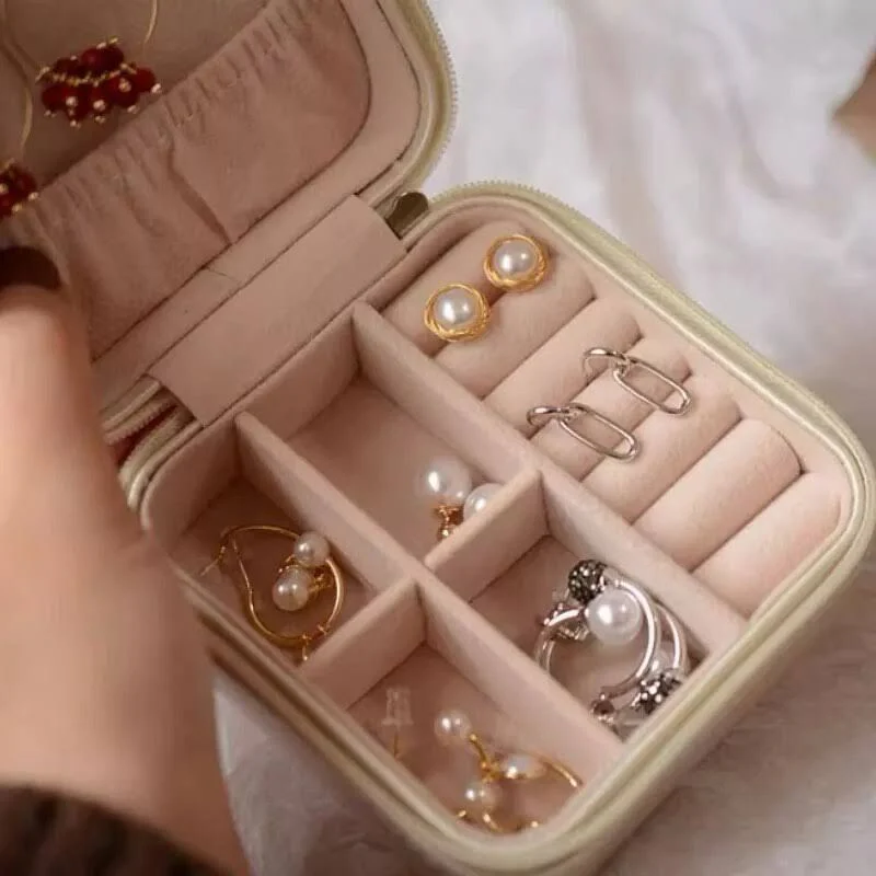 Mini organizador de accesorios ideal para viajes - Image 2